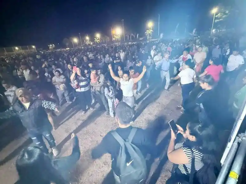 Festejo del Día de la Madre en Las Lomitas 
organizado por la Unidad Justicialista