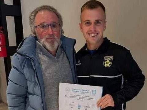 Facundo Rodríguez,junto a su padre José Rodriguez, ex árbitro de la Liga Rafaelina de Fútbol.Foto:LRF