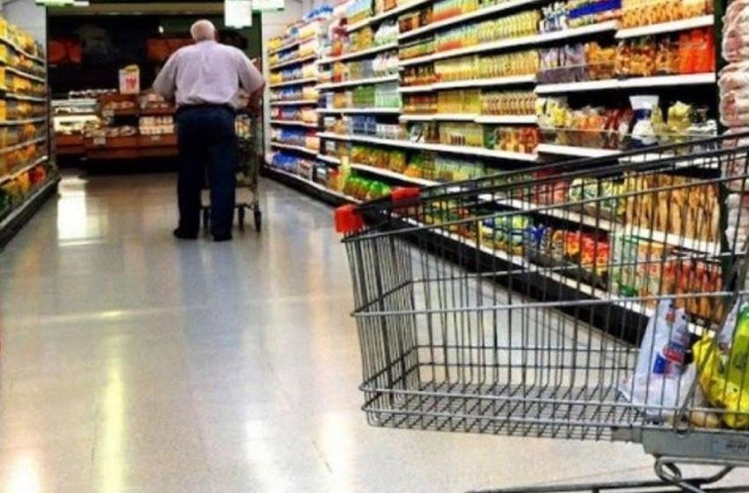 Desde la Cámara de Supermercados sostienen que no debería haber incrementos de precios, pero aumentó la carne, las frutas y la verdura