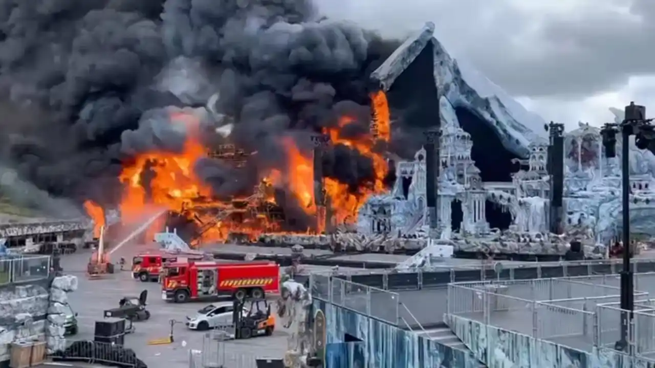 El fuego, sobre el escenario principal