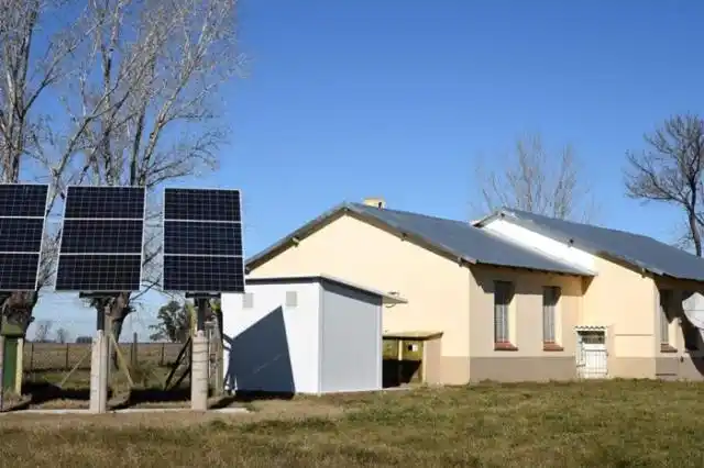 Instalarán paneles solares en 47 escuelas rurales de 10 municipios bonaerenses
