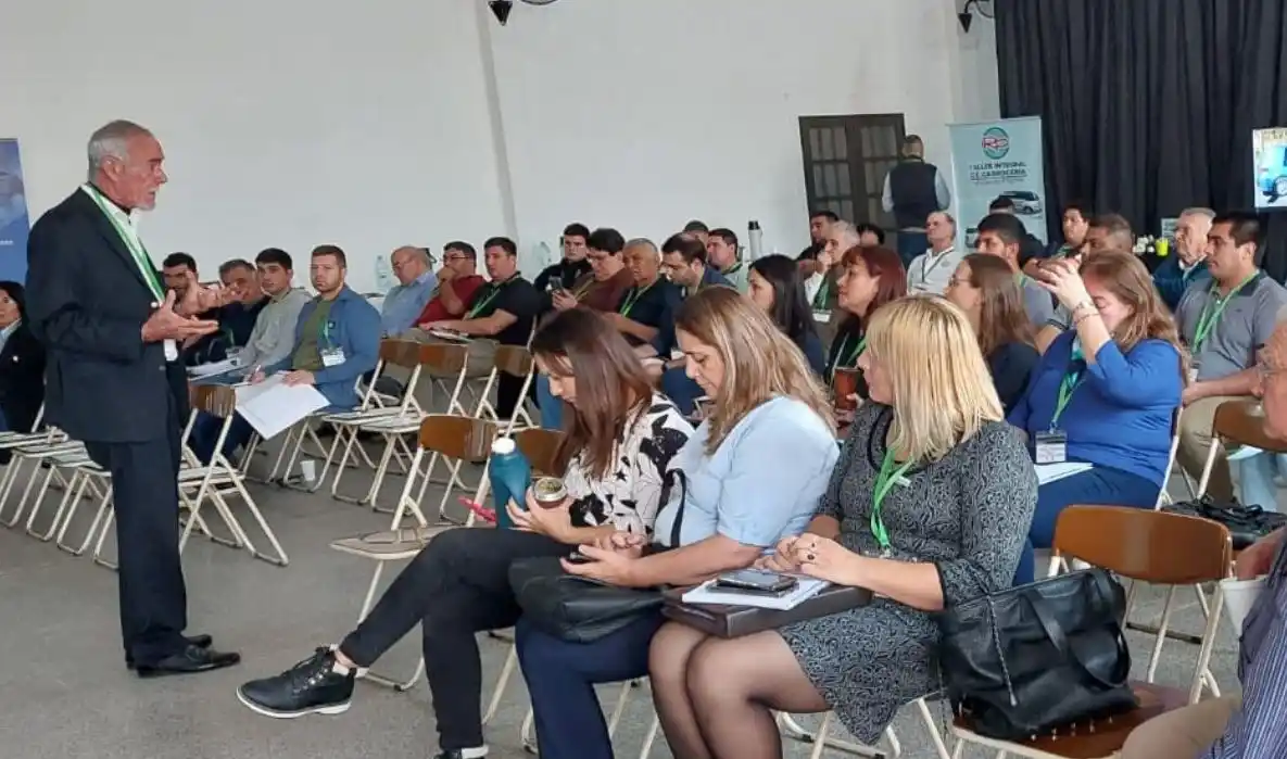 El tanatólogo que trasladó el cadáver de Perón disertó en el norte santafesino