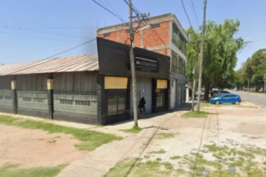 Balacera con nota amenazante en una concesionaria de Granadero Baigorria.