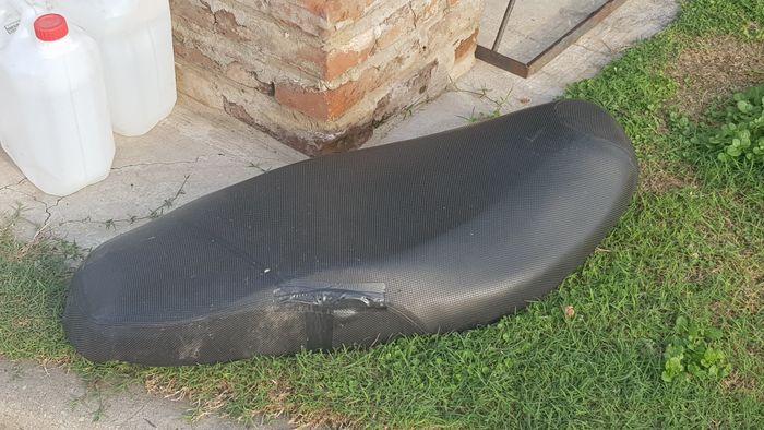 Asiento de la moto accidentada