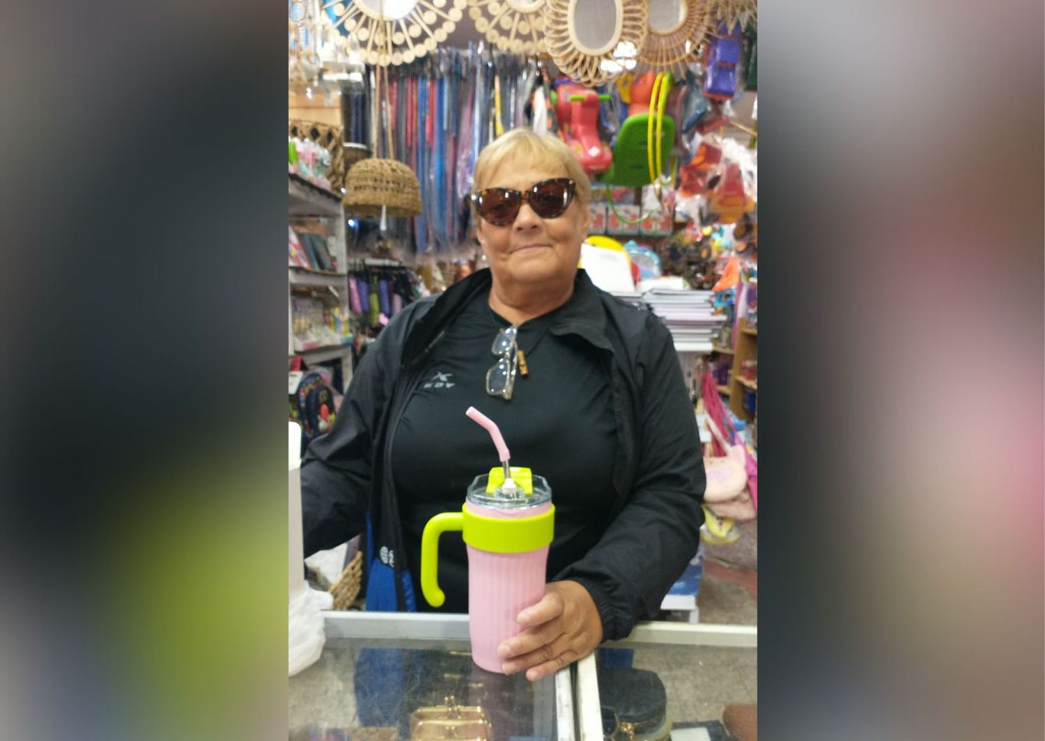 Suscriptores: ¡Mónica retiró su premio de La Bomba!