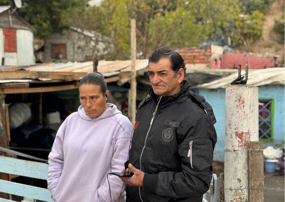 Incendio en Bajo Cementerio: Amigos de La Opinión hicieron una donación a la familia que perdió su vivienda