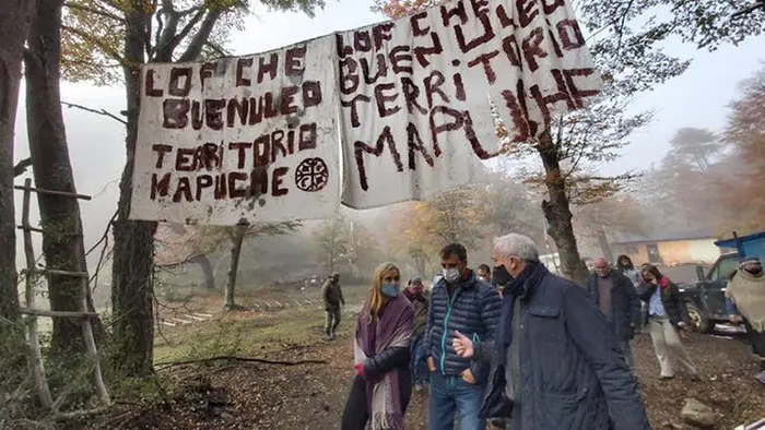 Mapuches de papel: un negocio ilícito y una tergiversación histórica que el Gobierno avala