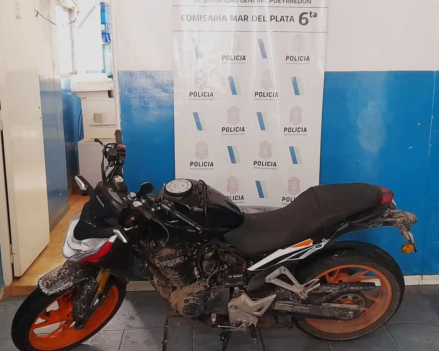 Un tercer delincuente se fugó del lugar.