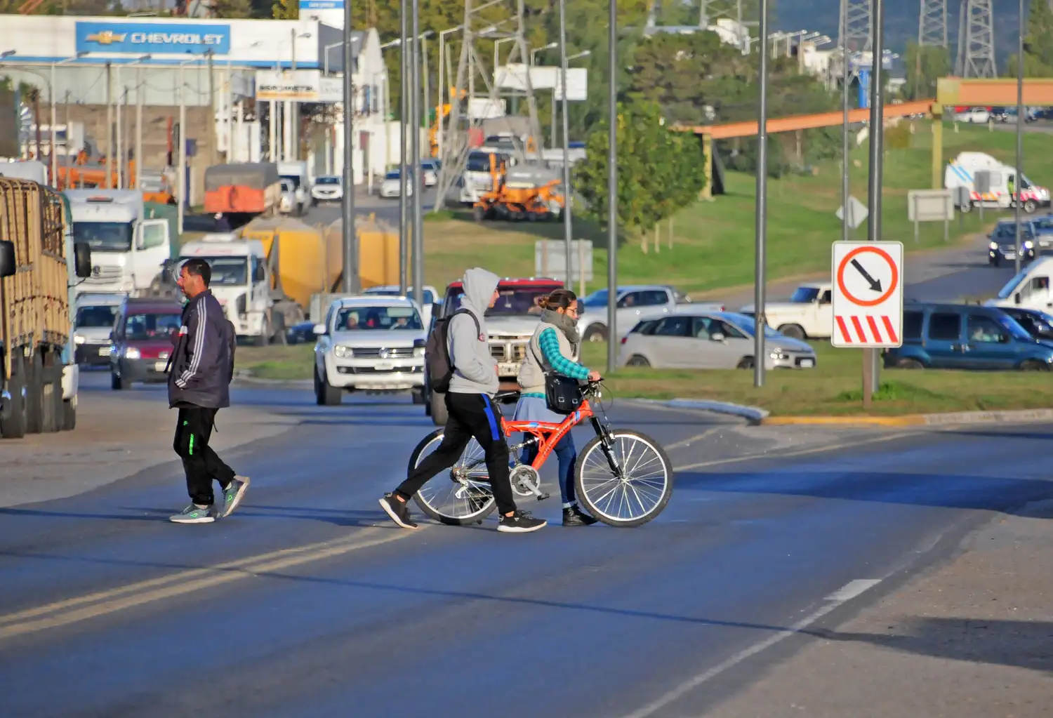 Durante todo el día, la densidad de circulación por la Ruta Nacional 226 es muy alta.