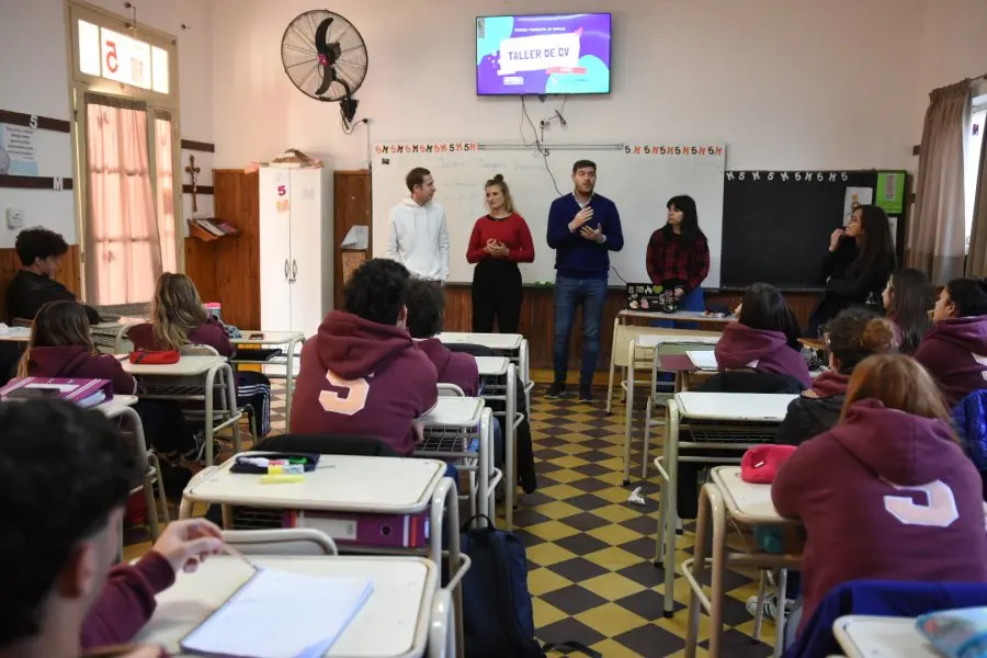 A buen ritmo se despliega en la comunidad el programa “A La Par: más educación, más trabajo”