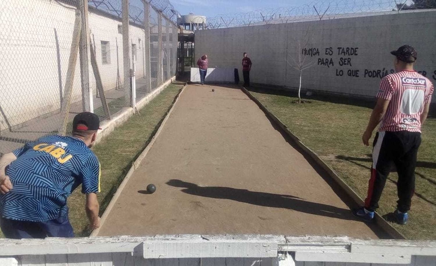Torneo de Fútbol y Bochas en la Unidad 38