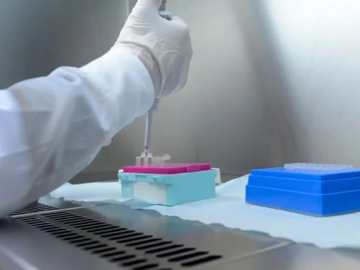 Son 136 los fallecidos por coronavirus en el país y el 71% son varones  