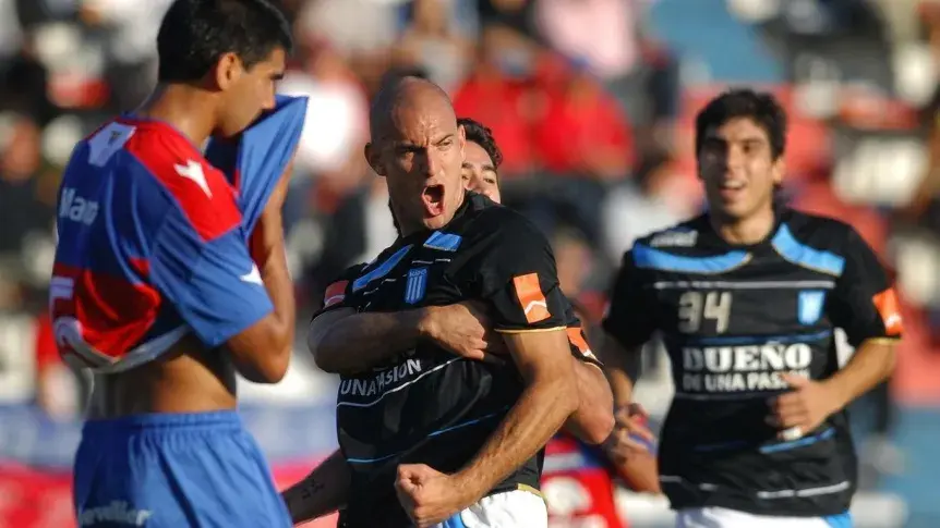 Lucas Aveldaño vende su colección de camisetas de fútbol por desapego