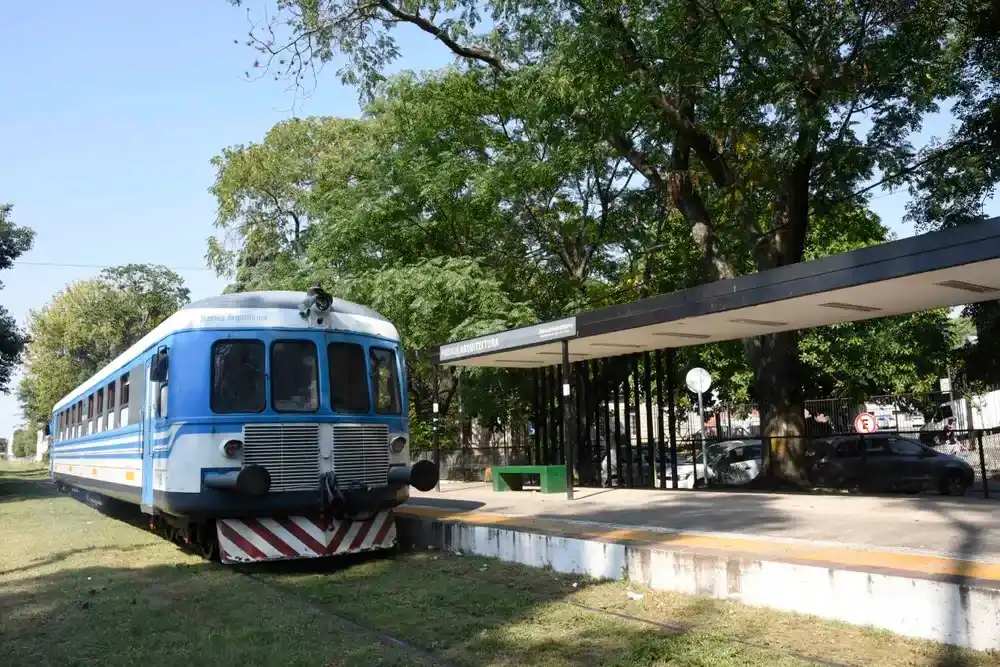 La Plata: gestiones para concretar la tercera etapa del Tren Universitario