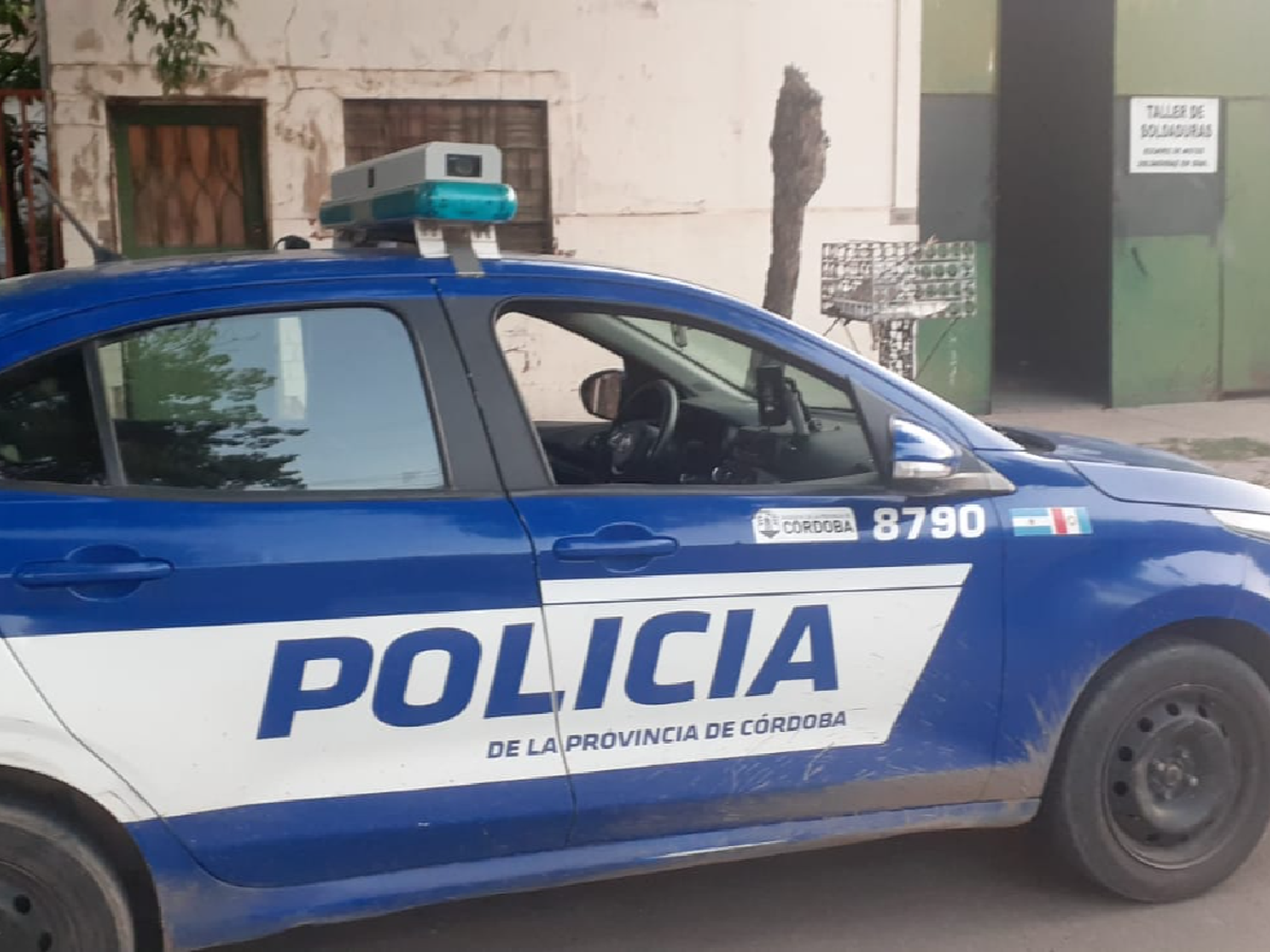 Robaron un TV de un taller mecánico