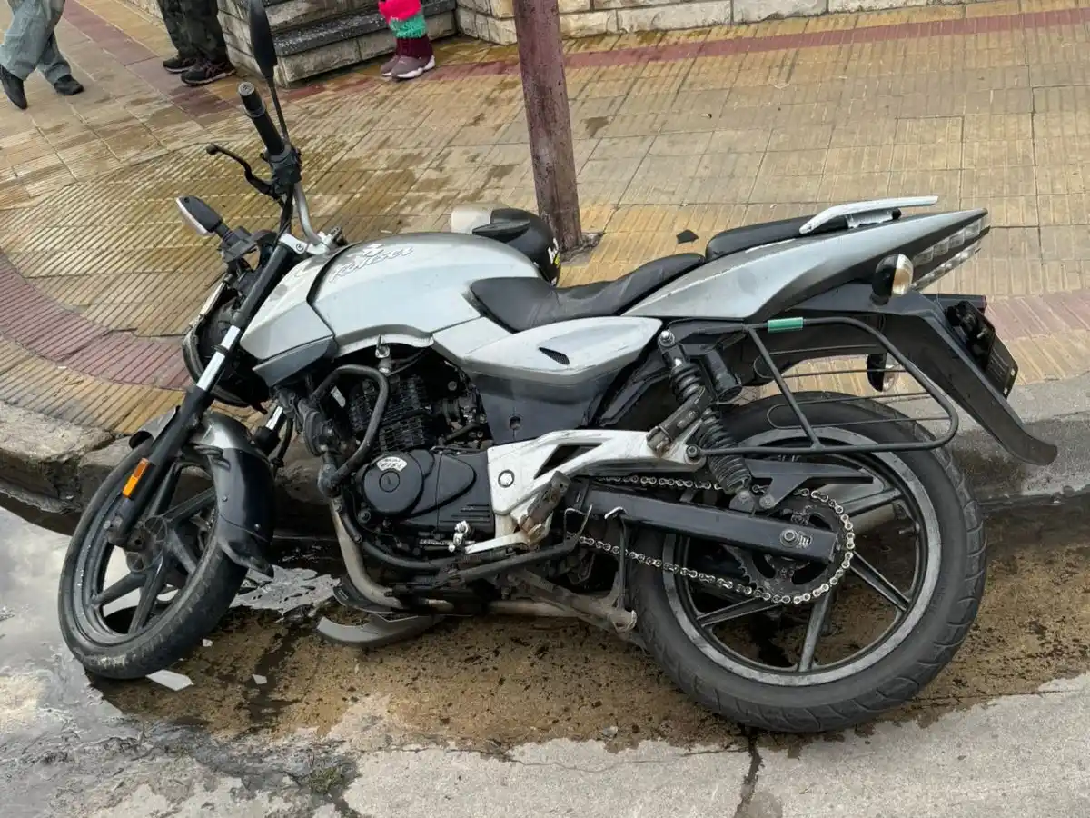 Hospitalizaron a un motociclista.
