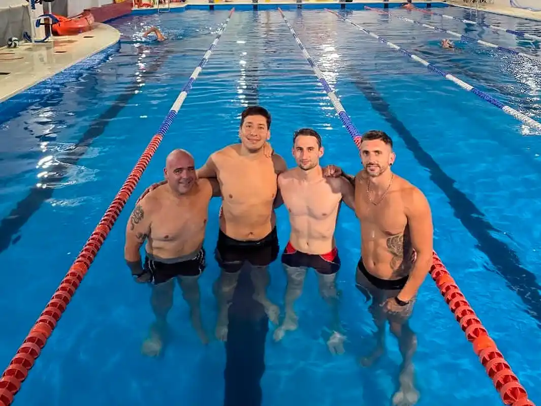 Pilar hizo historia: nadadores del Atlético, campeones nacionales de natación máster