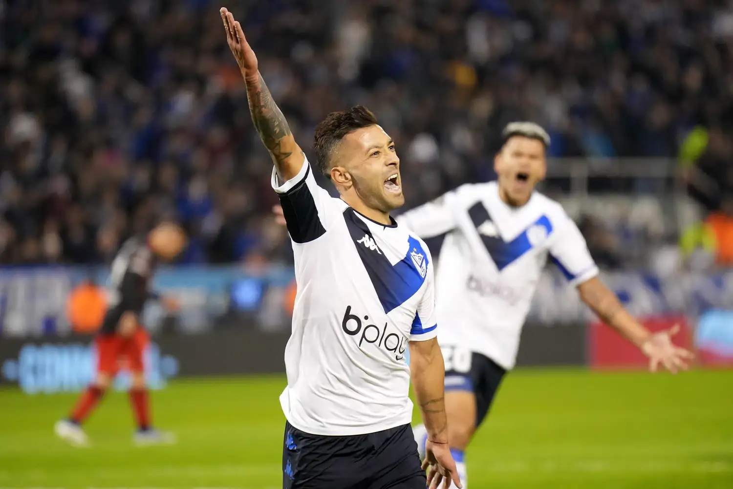 El olavarriense Janson aporta gol en Vélez.