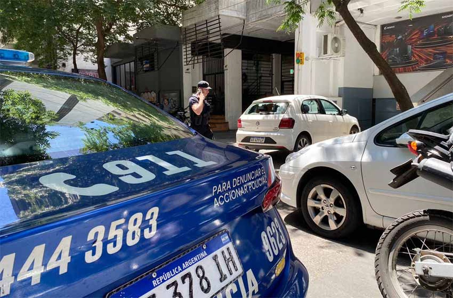 Enfrentamiento a balazos en pleno microcentro de Rosario: un delincuente herido