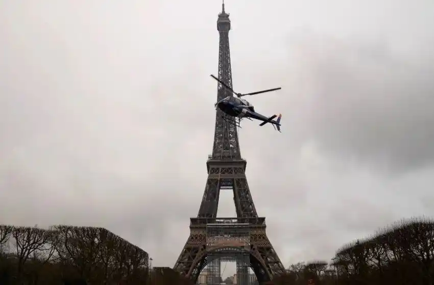 Evacuaron la Torre Eiffel por una amenaza de bomba