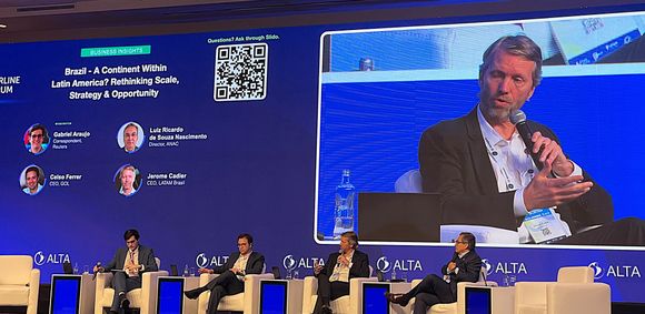 La aviación de Brasil se recupera, pero enfrenta "muchos desafíos", dicen los CEO de LATAM Brasil y GOL