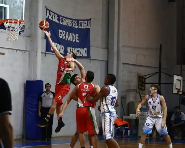 Neptunia mostró coraje, venció a ADEV y se metió en la final