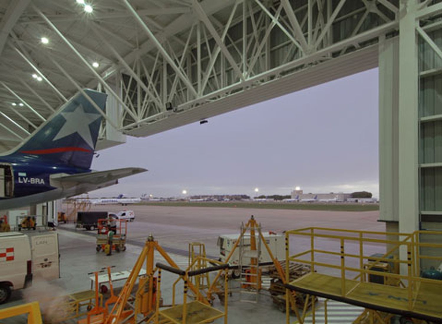 LAN Argentina intimada a desalojar su hangar en Aeroparque en 10 días