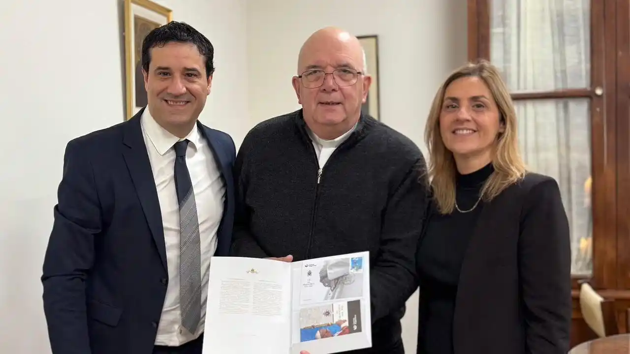 A su vez, la presidente del Concejo Deliberante, Marina Sánchez Herrero, es la impulsora del proyecto de la calle Papa Francisco en Mar del Plata.