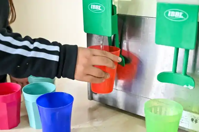 Nuevos sistemas de ultrafiltración garantizan agua potable en escuelas rurales de Giribone