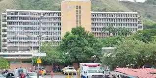 Guarapita letal: 3 muertos y 4 personas agonizando el saldo trágico por beber licor adulterado