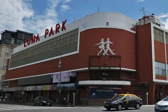 Polémica por un proyecto que propone demoler el interior del Luna Park para agrandar su capacidad