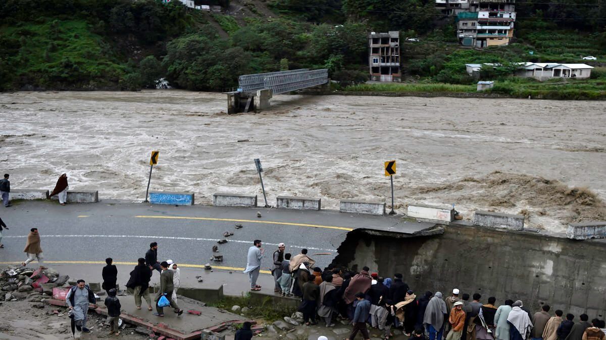 ¡PAKISTÁN LLORA! Más de 1.000 muertos han dejado las lluvias y crecida de los ríos