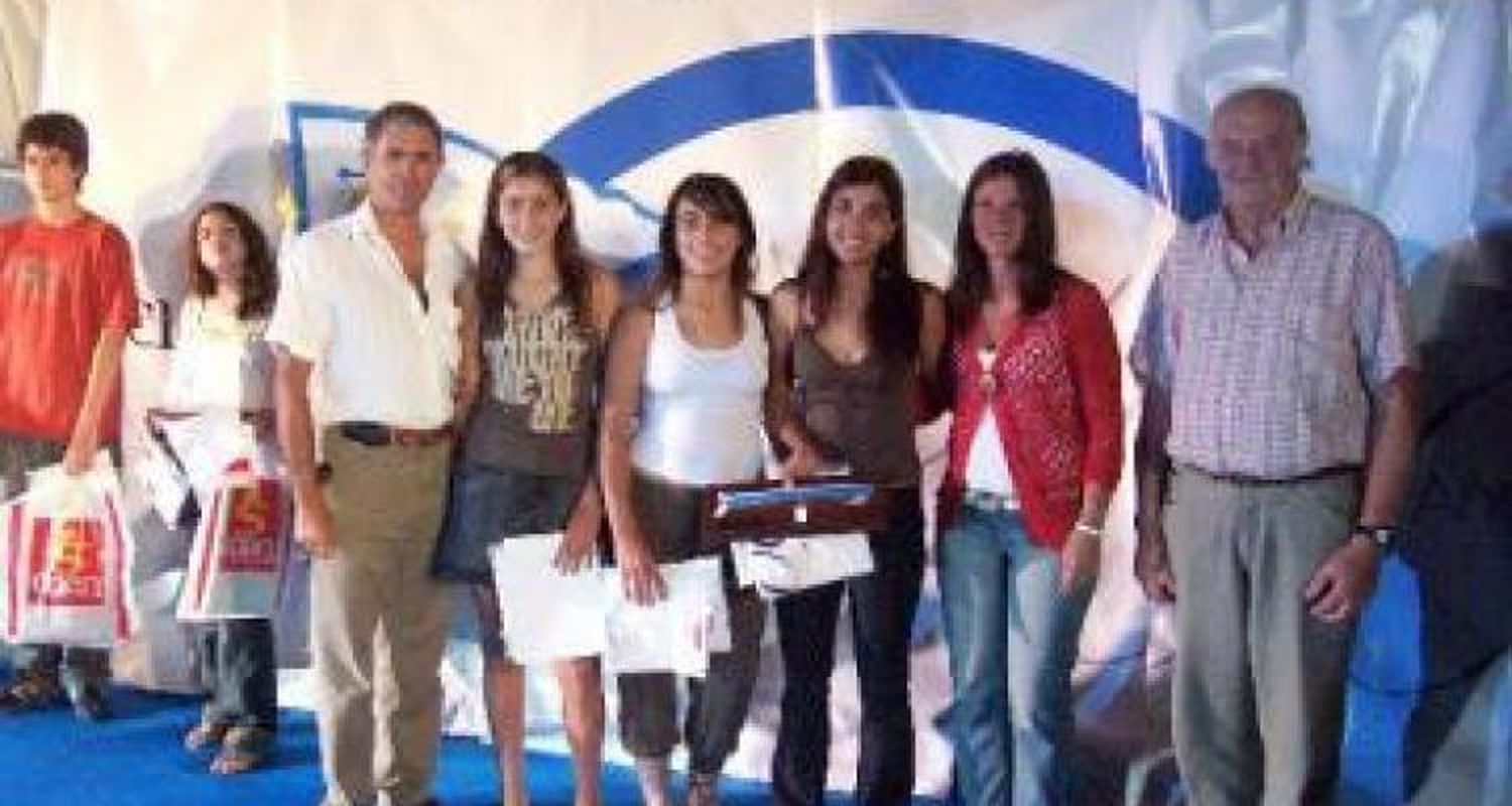 Colorida entrega del premio “Paulino 2006”