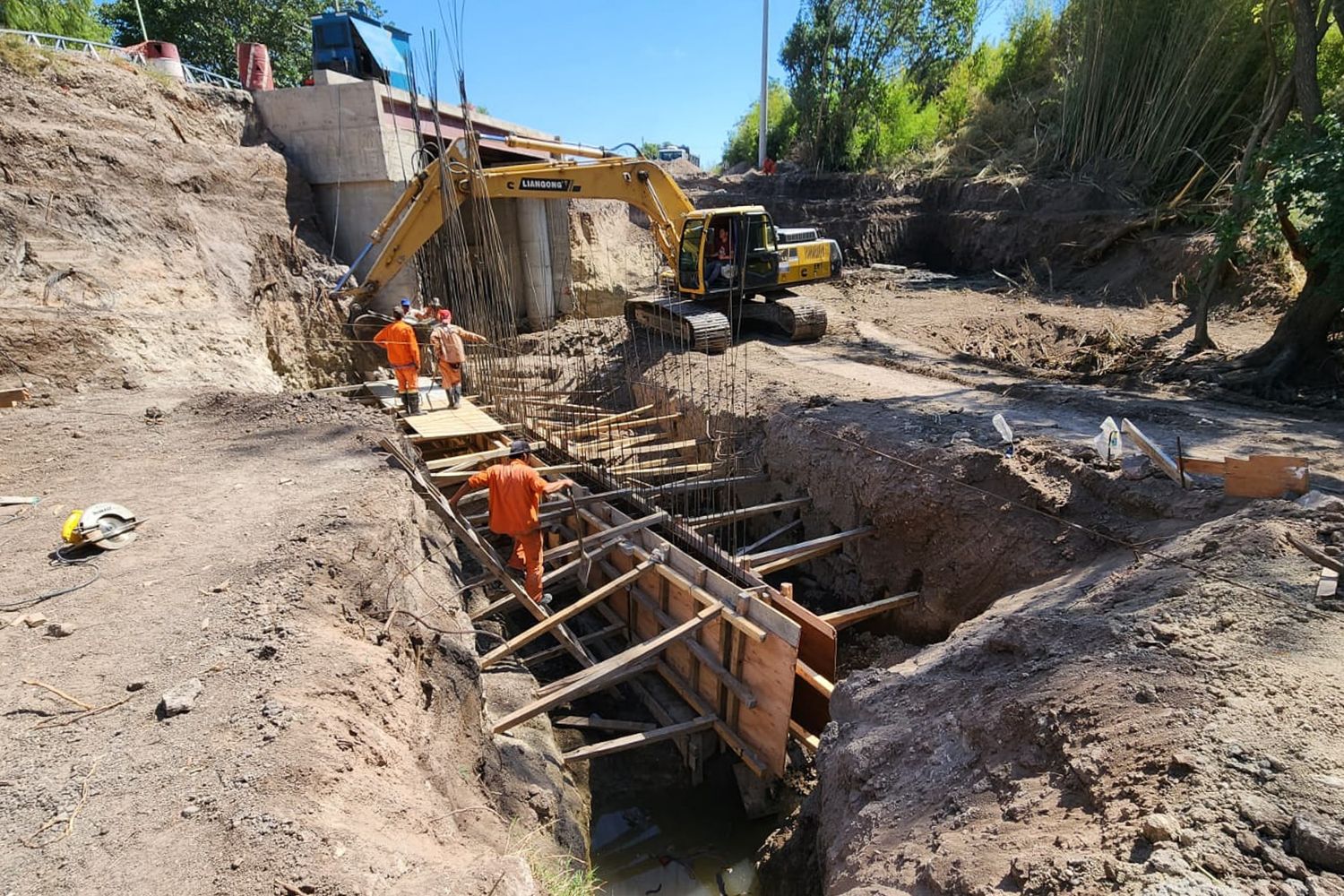 Amplían la obra de asfaltado del acceso a Aldea Protestante