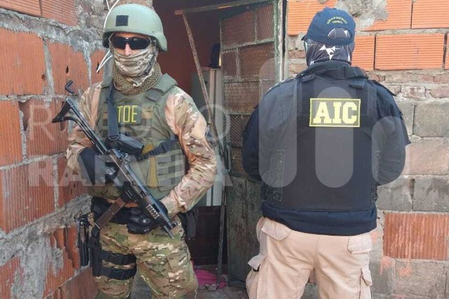 Detuvieron a un sujeto que escondía marihuana en una heladera
