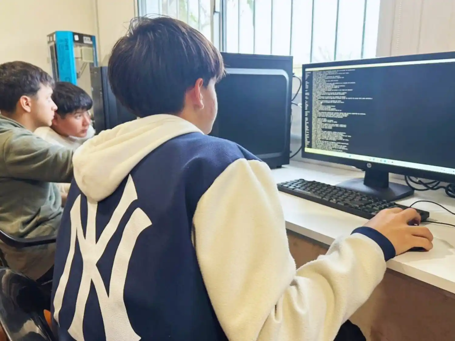 El CGE fortalece el acompañamiento pedagógico y el uso de tecnologías en la escuela secundaria