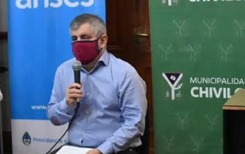 Una encuesta política en medio de la pandemia hizo estallar al Intendente de Chivilcoy: "Espero que sea una broma"