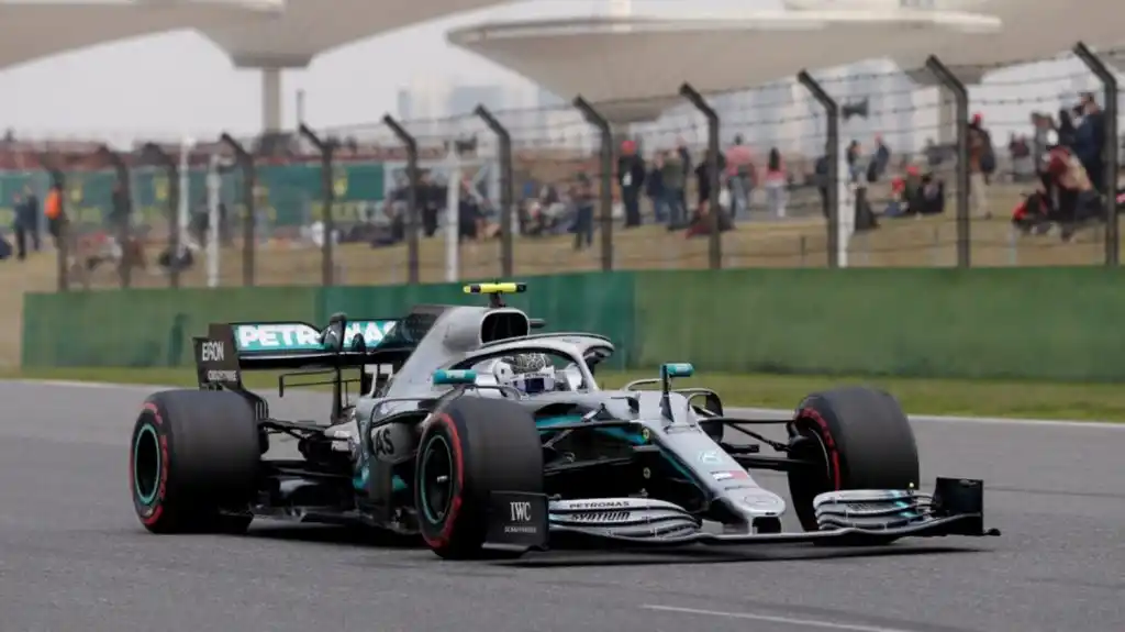 Bottas fue el mejor  del viernes en China
