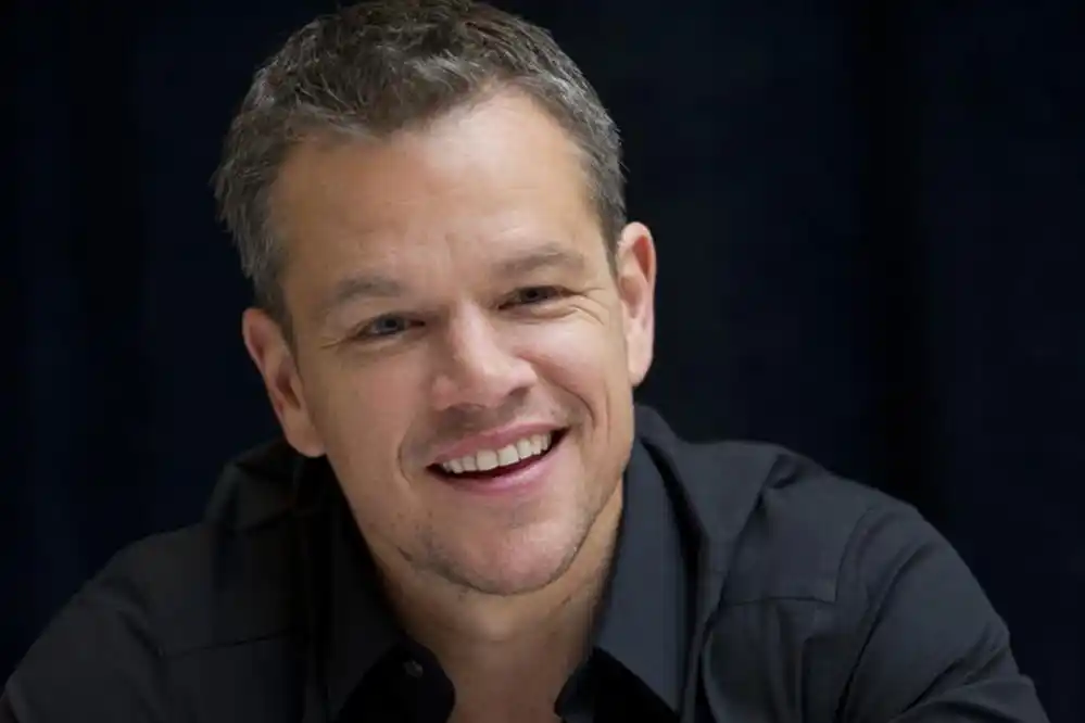 Encontraron al “doble” de Matt Damon en una foto de 1961