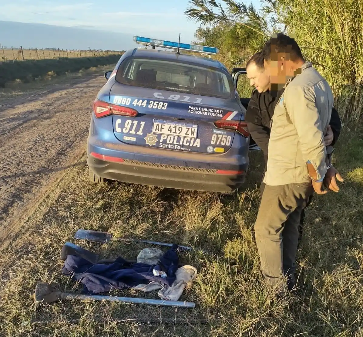 Santa Isabel: arrestaron a un sujeto por robar rieles y durmientes del ferrocarril