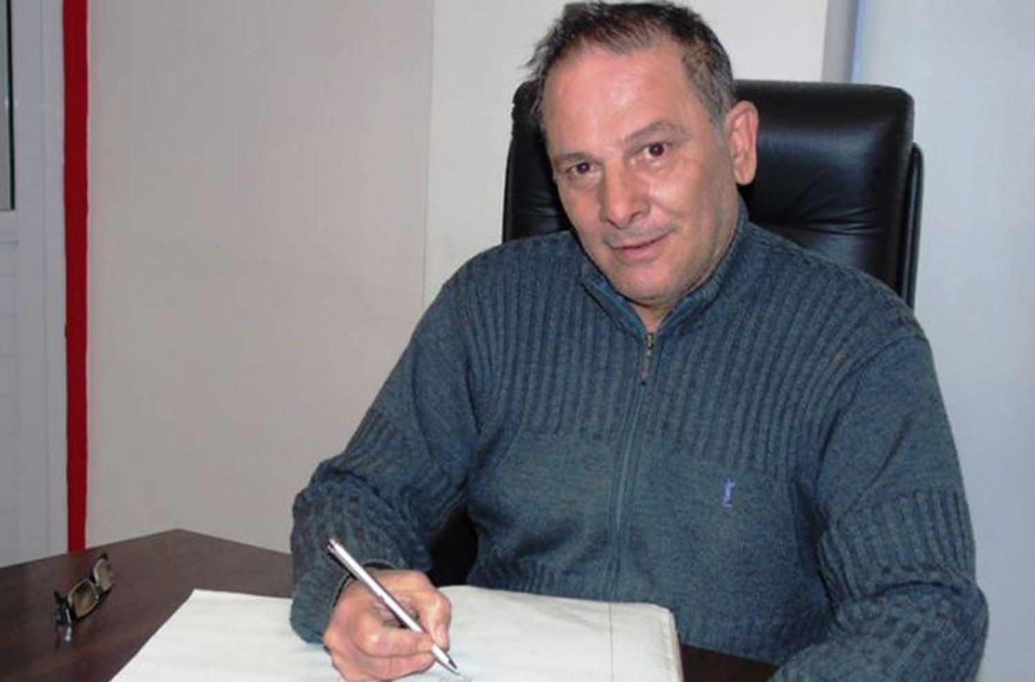 Amenazado por la barra, renunció el presidente de Los Andes