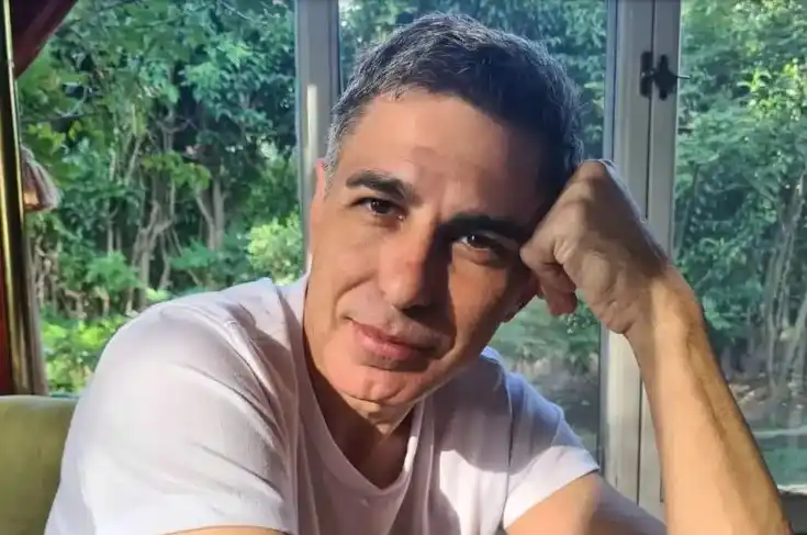 Antarel Elohim es un líder espiritual autodenominado “Avatar de sirio” que tiene un predio en la zona de Los Cocos denominado “Área 337/ ERKS”.