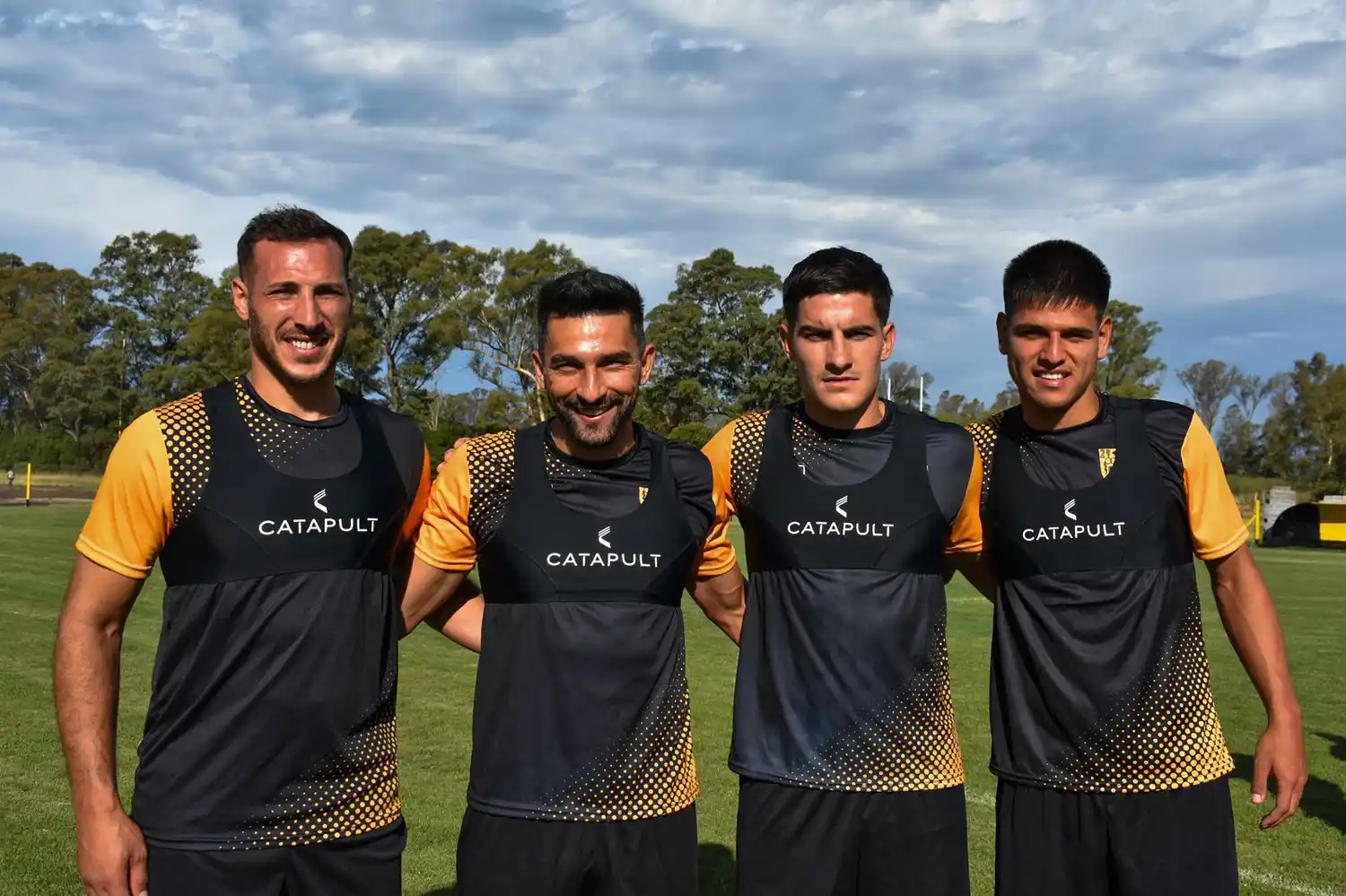 FOTO PRENSA SANTAMARINA Igartúa, Martínez, Palmieri y Domínguez; cuatro de los que tienen continuidad en Santamarina.