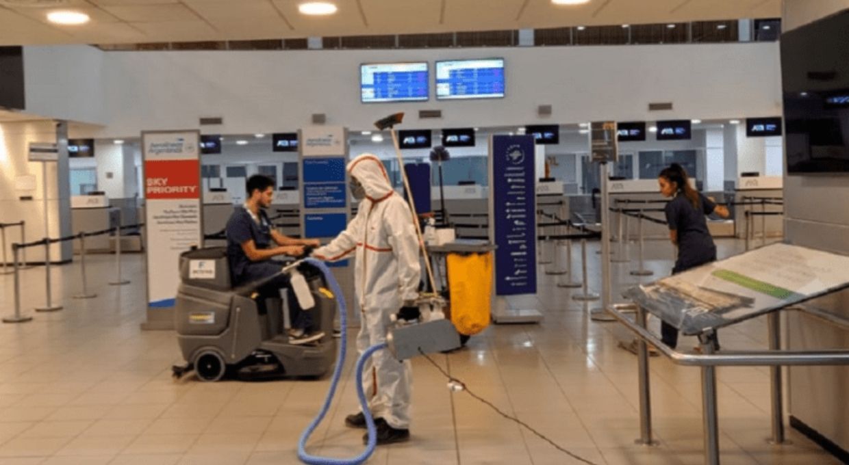 El aeropuerto de Rosario recibió vuelos privados por repatriación