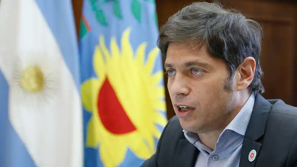 "Sigamos cuidándonos": El mensaje de Axel Kicillof tras quedar aislado porque un colaborador suyo tiene Covid-19