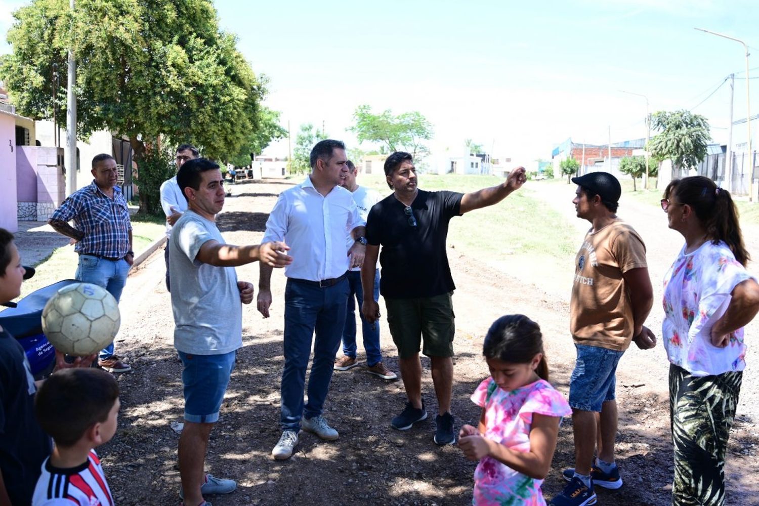 Barrio Pitter: El Intendente recorrió obras destinadas a una mejor circulación vial