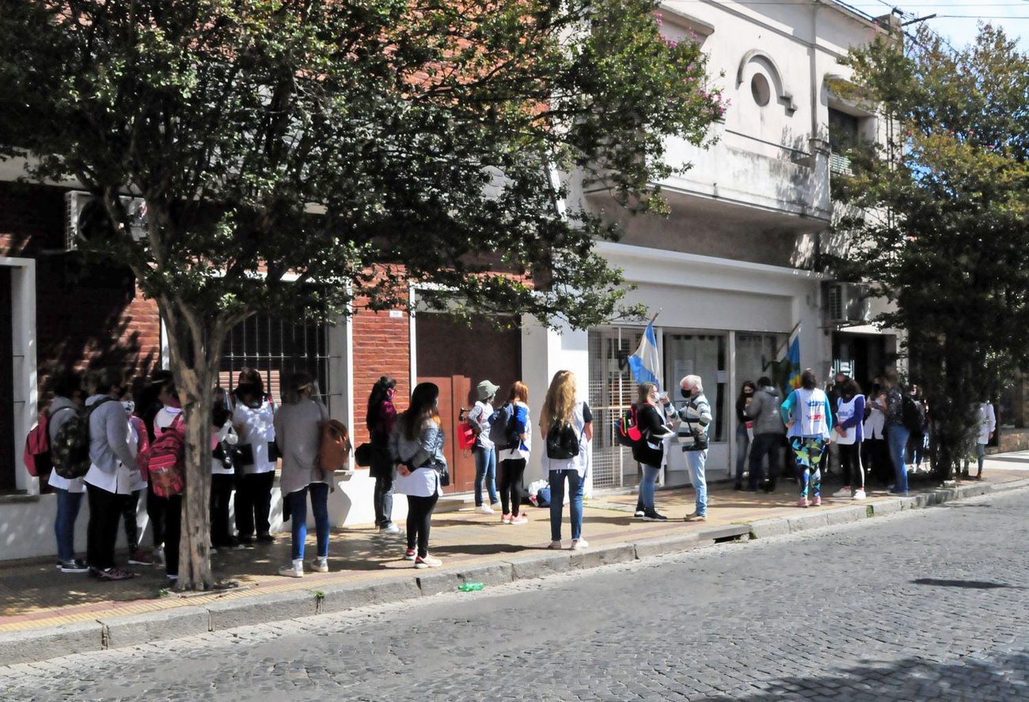 Docentes se manifestaron para pedir que se cubran todas las vacantes del Distrito