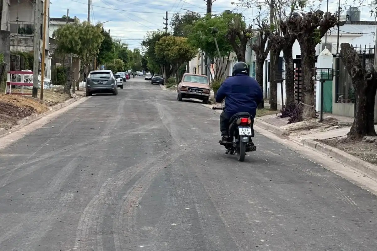 Culminó el asfaltado de la calle López y Planes, entre Gervasio Méndez y Martínez Paiva