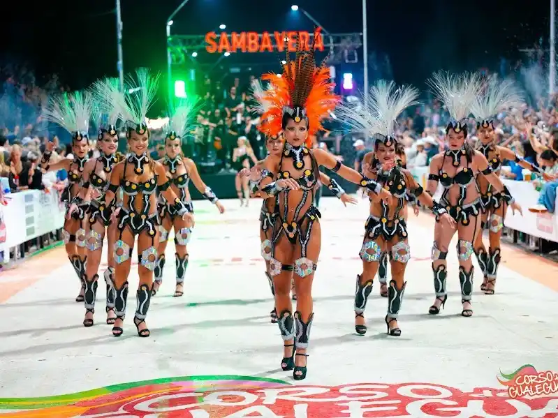 Primera noche del Corso 2026