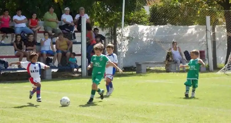 La lluvia dejó sin fútbol a los más chicos